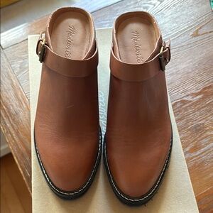 Madewell Women’s Tan Leather Slip-On Loafers